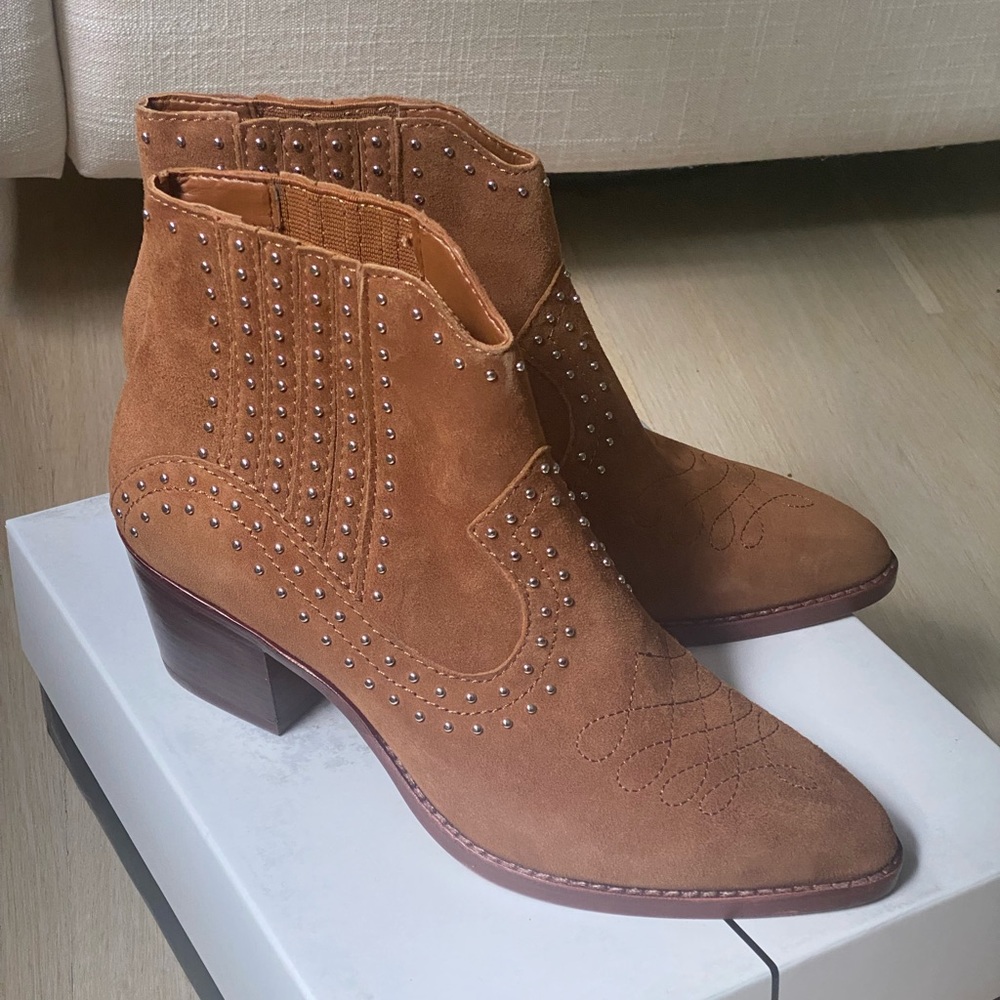 NEW! Dolce Vita Suede Dexter Studded Booties, Size 8.5US - Picture 4 of 9